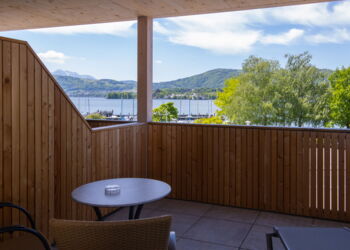 Traumhafter Ausblick auf den Traunsee & das Salzkammergut vom Seehotel im Weyer